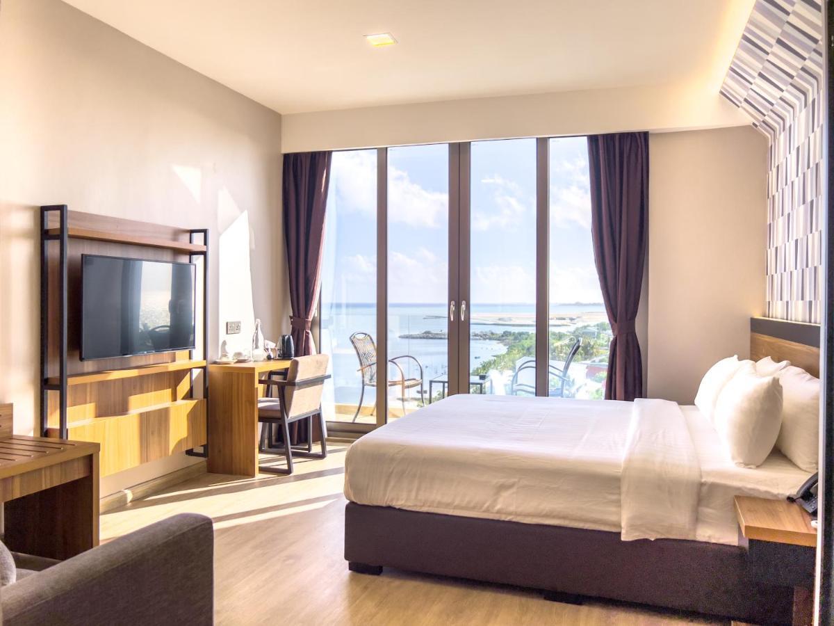 Triton Prestige Seaview And Spa Maafushi Kültér fotó