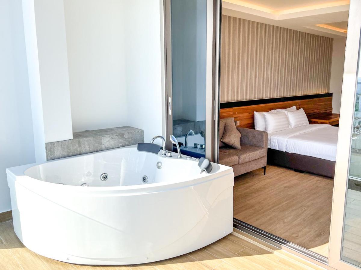 Triton Prestige Seaview And Spa Maafushi Kültér fotó