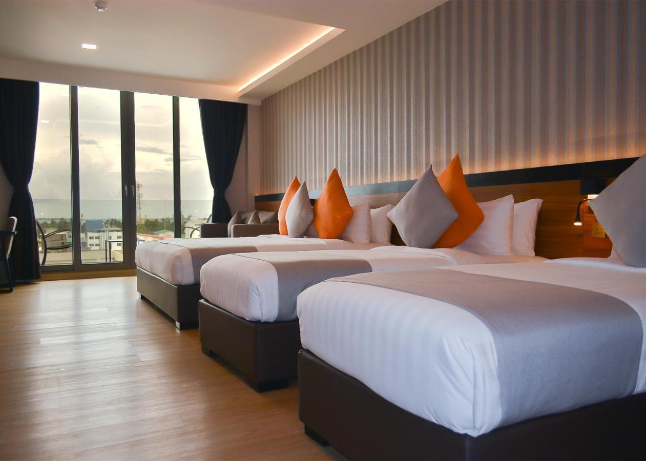Triton Prestige Seaview And Spa Maafushi Kültér fotó