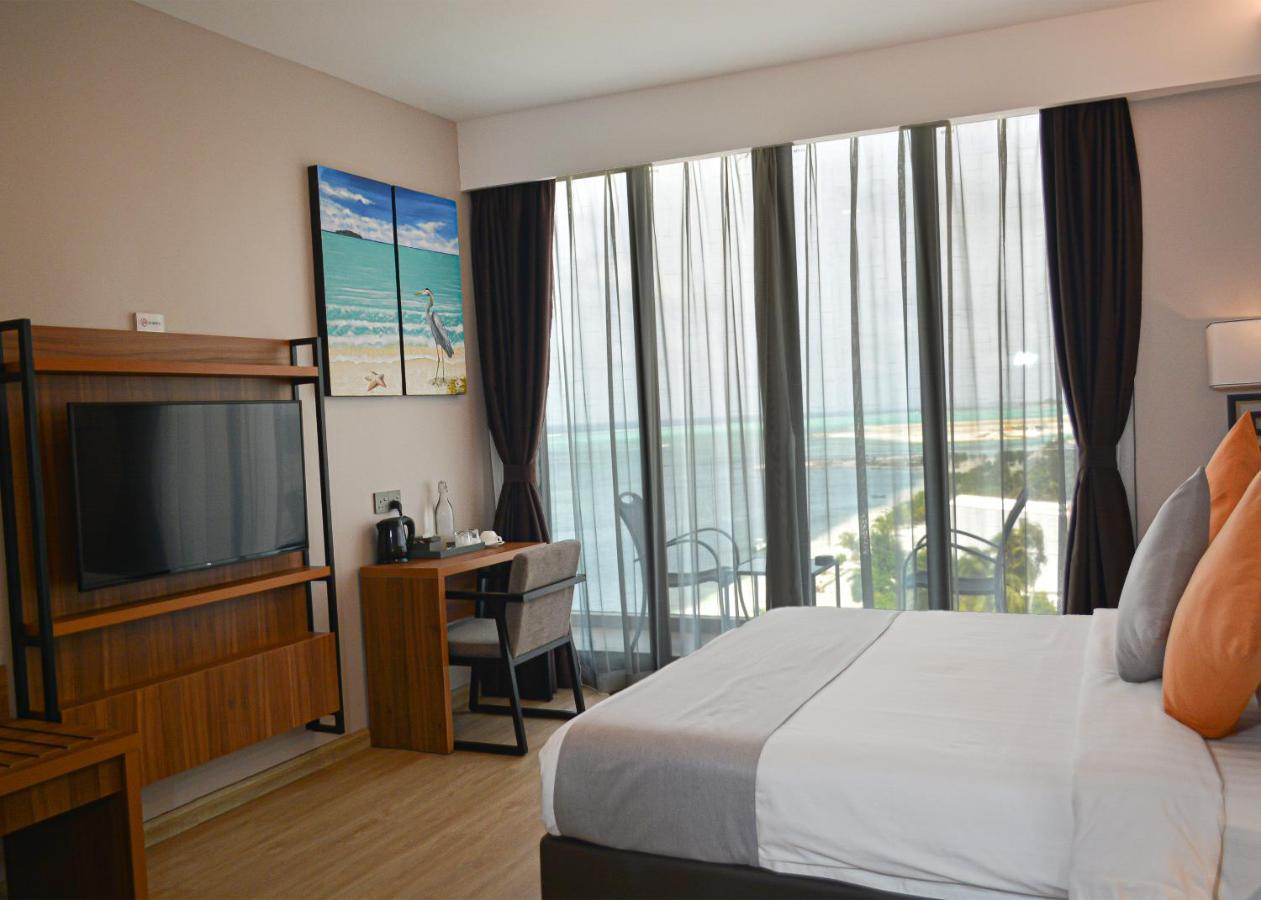 Triton Prestige Seaview And Spa Maafushi Kültér fotó