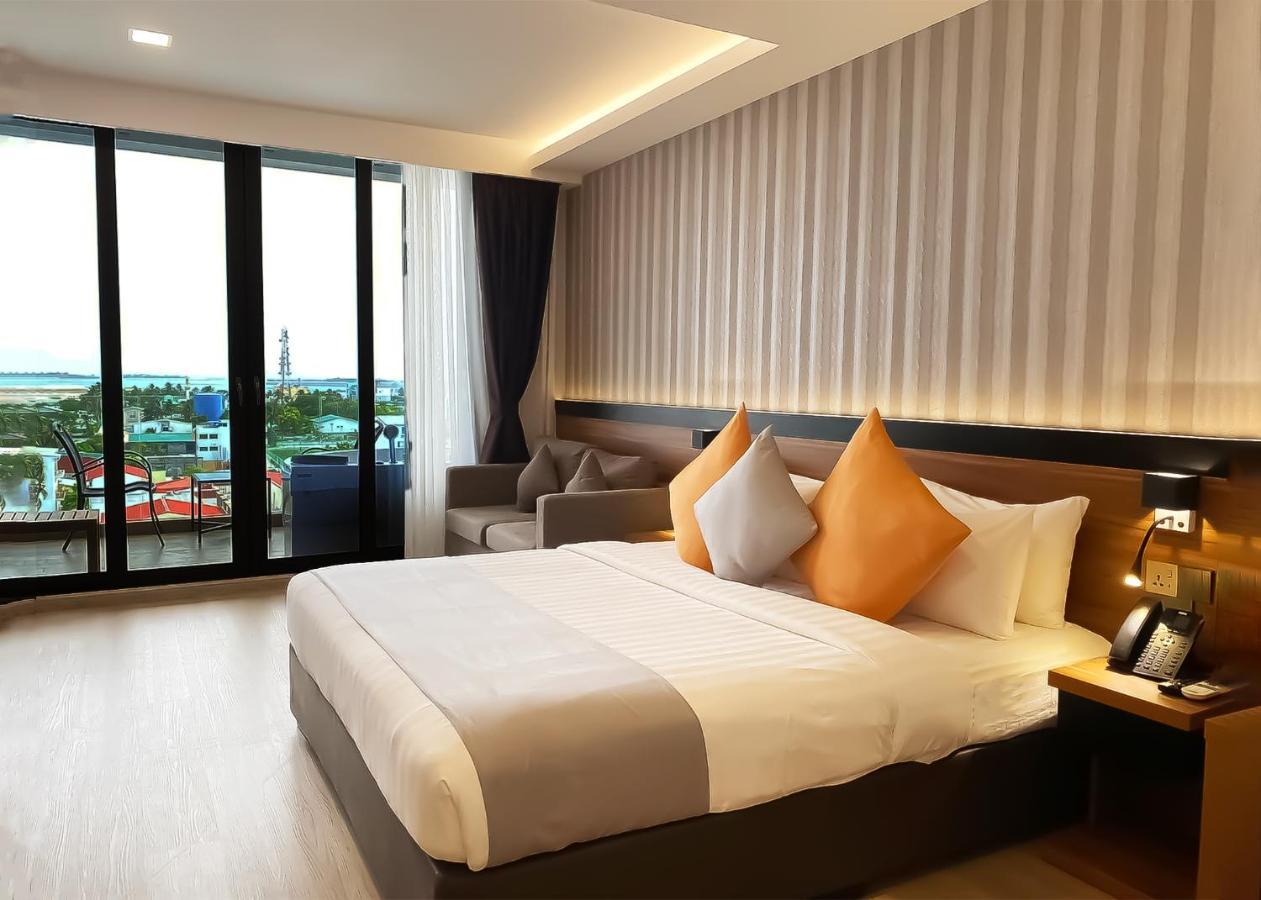 Triton Prestige Seaview And Spa Maafushi Kültér fotó