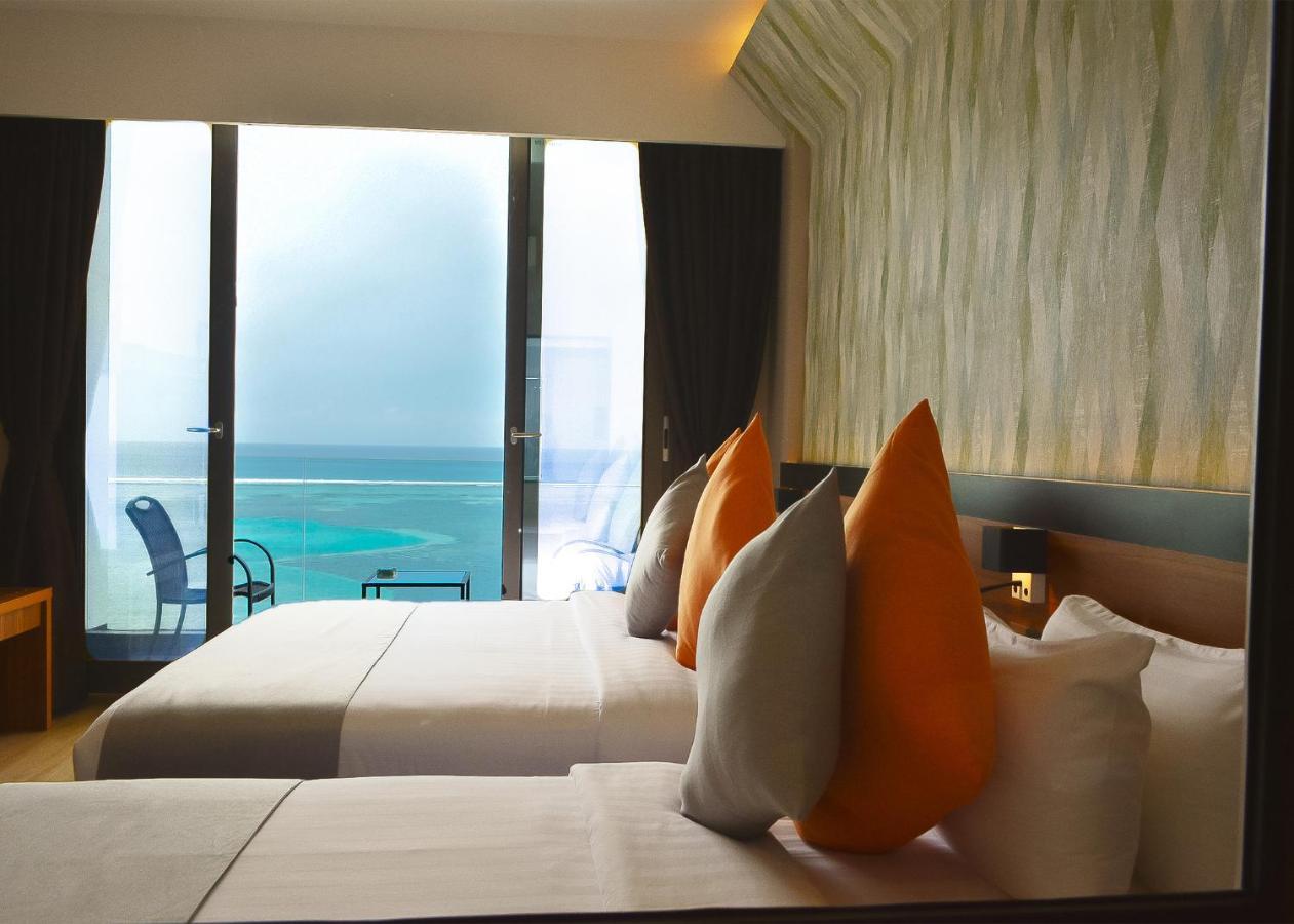 Triton Prestige Seaview And Spa Maafushi Kültér fotó