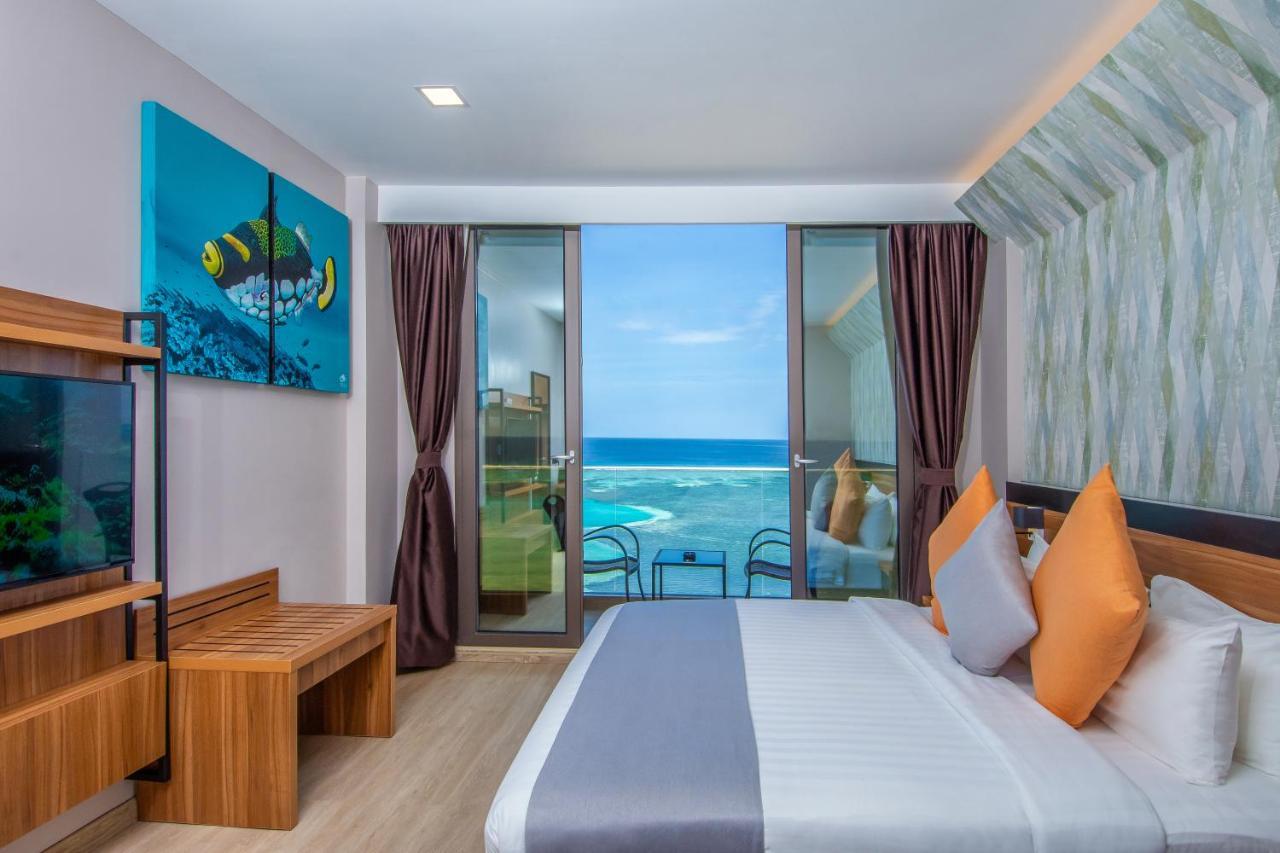 Triton Prestige Seaview And Spa Maafushi Kültér fotó