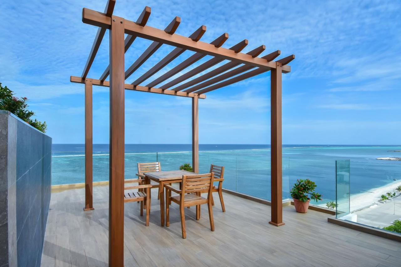 Triton Prestige Seaview And Spa Maafushi Kültér fotó