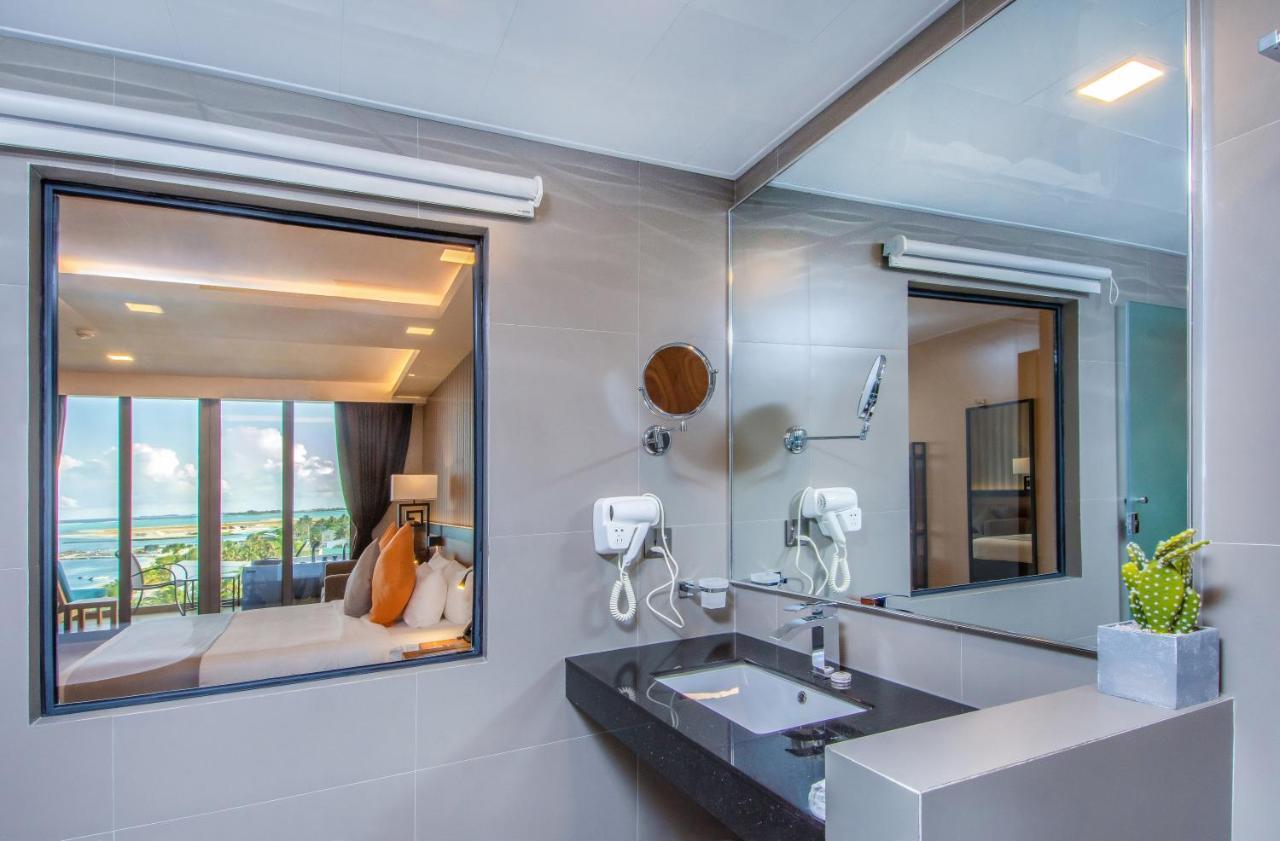 Triton Prestige Seaview And Spa Maafushi Kültér fotó